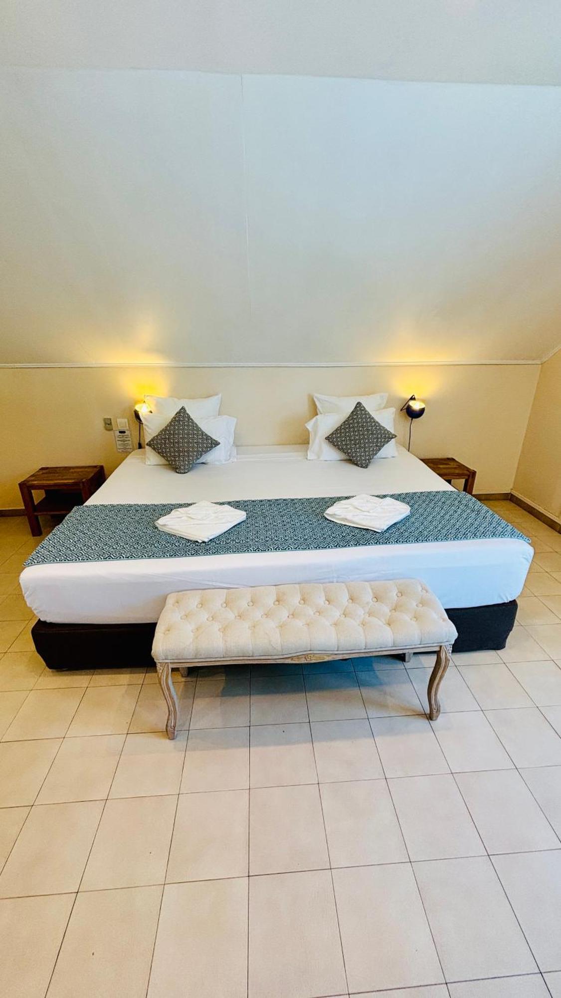 Hotel Coco Island サンジルレバン エクステリア 写真